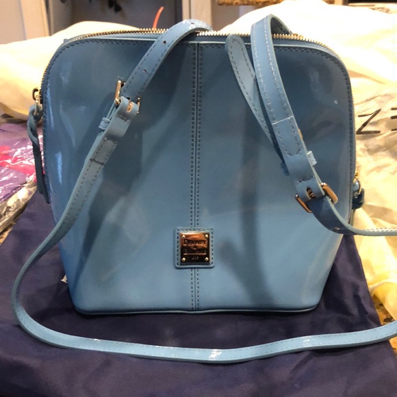 Dooney & Bourke Handbags - Patent leather Dooney & Bourke backpack purse